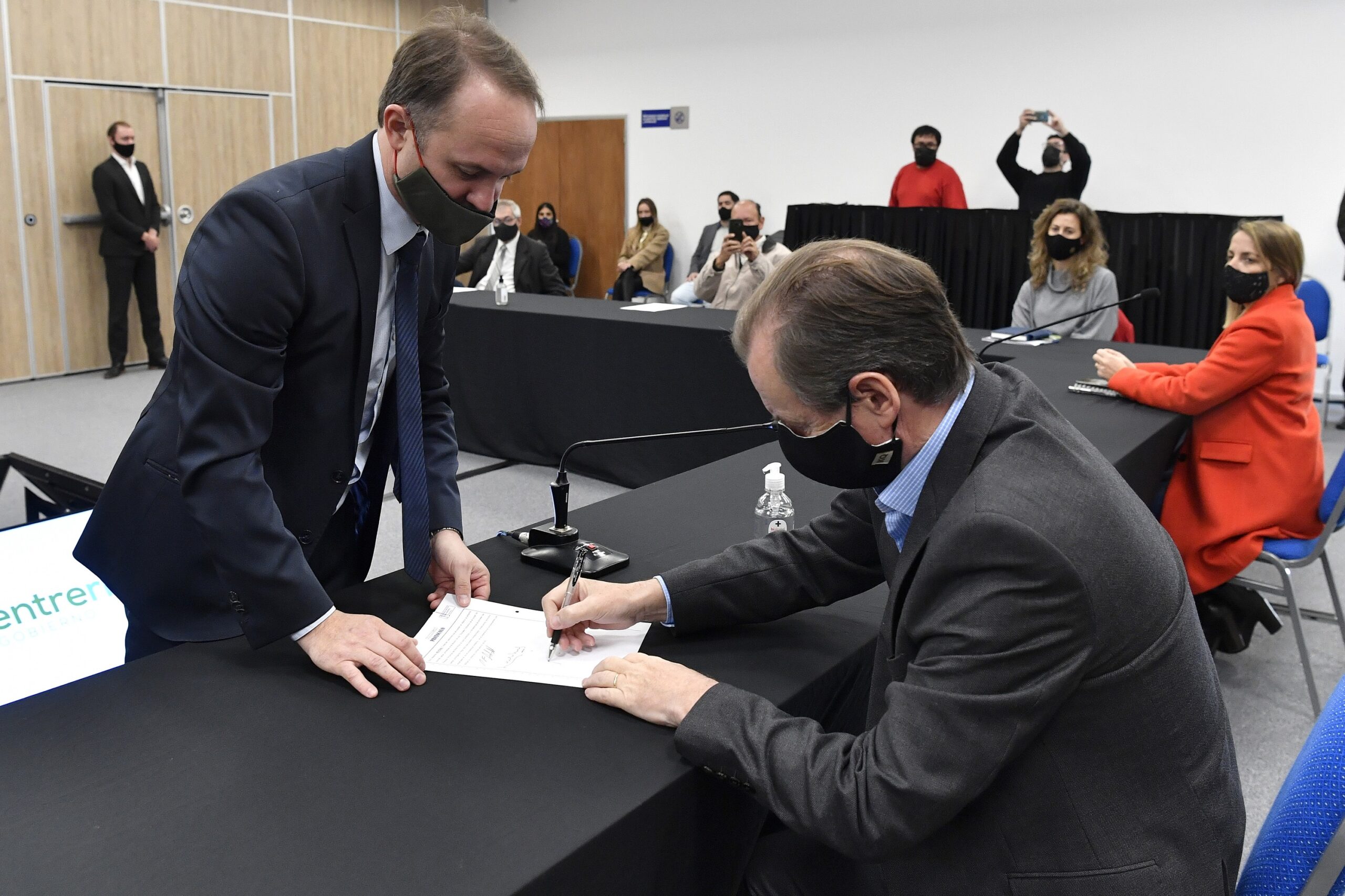 La provincia invertirá en infraestructura escolar y hospitalaria