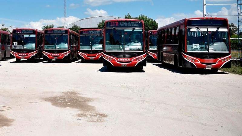 Se extiende el paro de colectivos en Paraná.