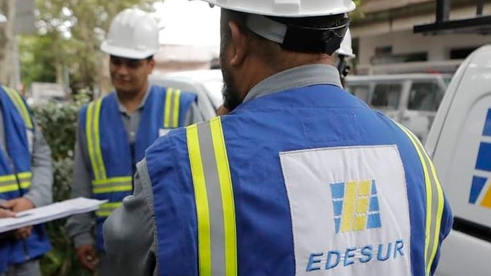 Ordenaron a las distribuidoras eléctricas no suspender el servicio por falta de pago de consumos no registrados