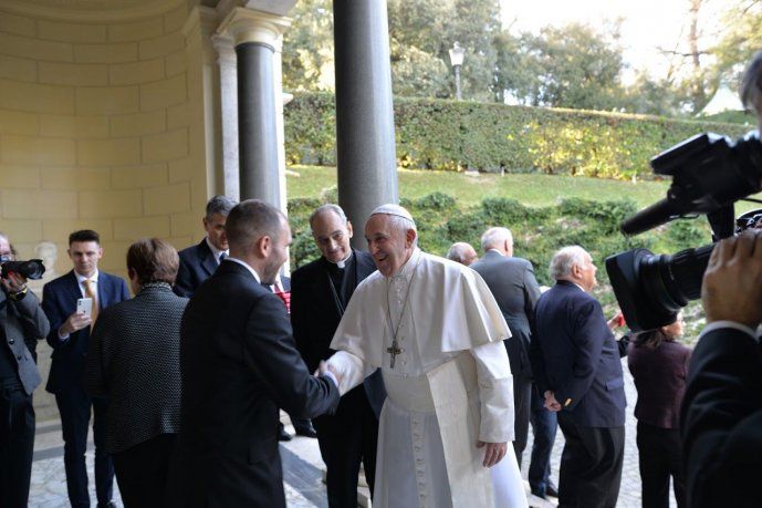 En Italia especulan con una posible renuncia del Papa Francisco