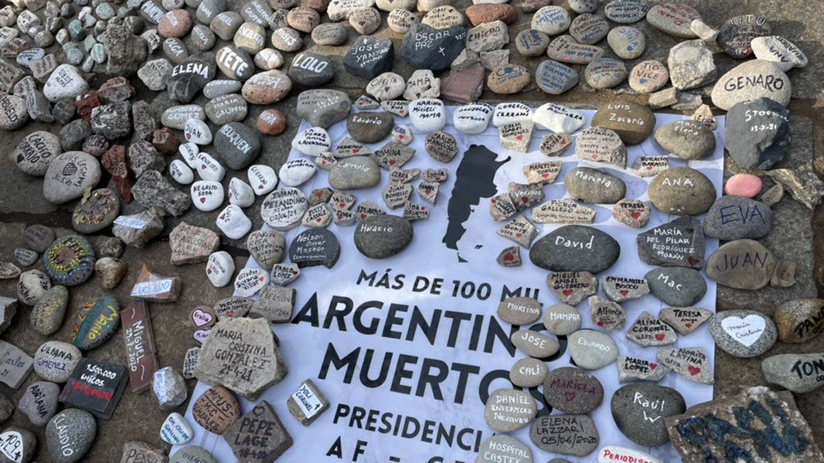 El Gobierno hará con las piedras dejadas un espacio en memoria de los fallecidos por Covid