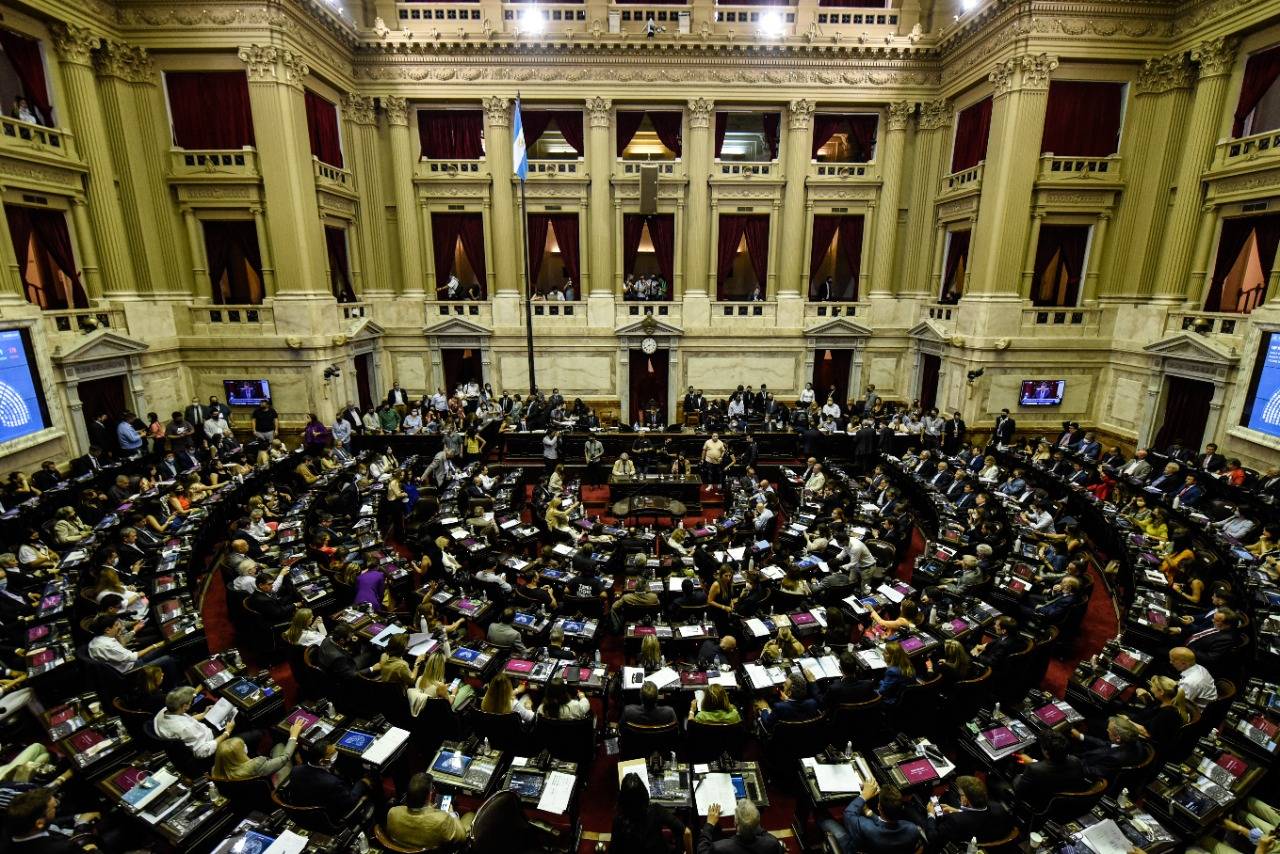 Diputados convirtió en ley el desarrollo del cannabis medicinal y aprobó el proyecto de ley integral sobre VIH, Hepatitis y Tuberculosis