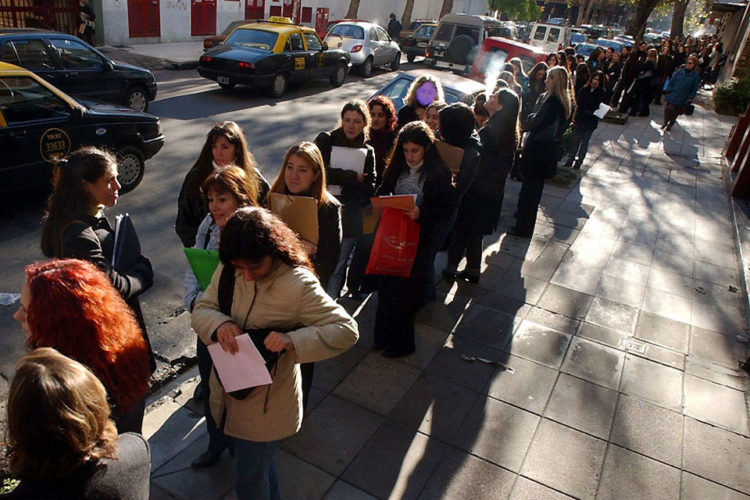 Uno de cada dos empleos generados en el 2022 está en negro