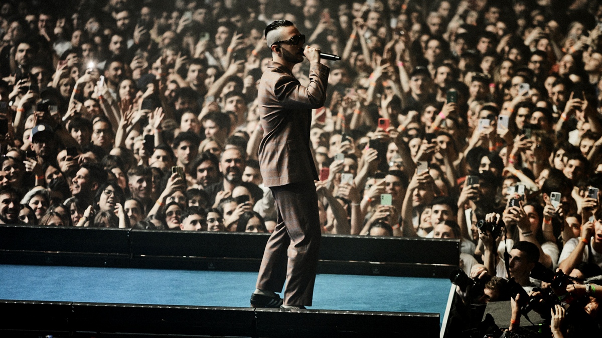 C. Tangana en el Movistar Arena: una teatral mesa bien servida con flamenco, rap y ritmos latinos