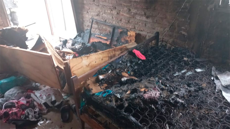 San Benito: prendió fuego una casa y destrozó una moto