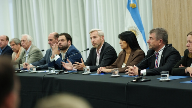 Frigerio se reunió con todos los intendentes de la provincia