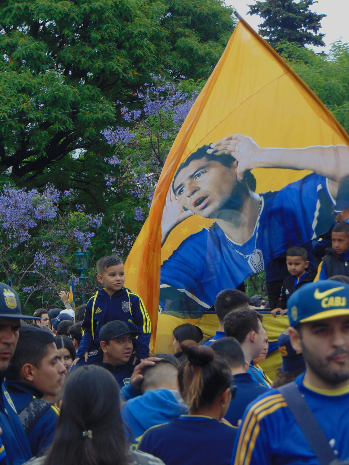 Con Riquelme a la cabeza, el pueblo bostero salió a la calle