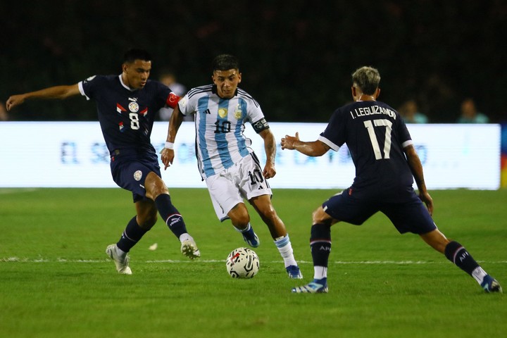  Argentina debutó en el Preolímpico con un empate agónico