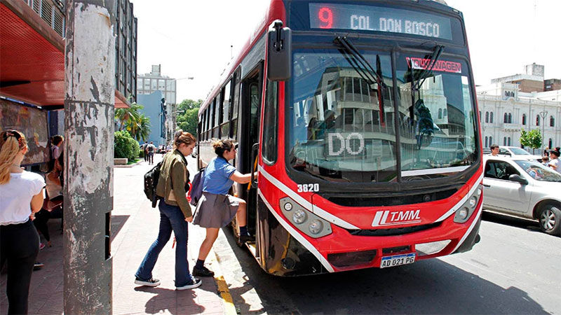 El Gobierno eliminó los subsidios al transporte del interior