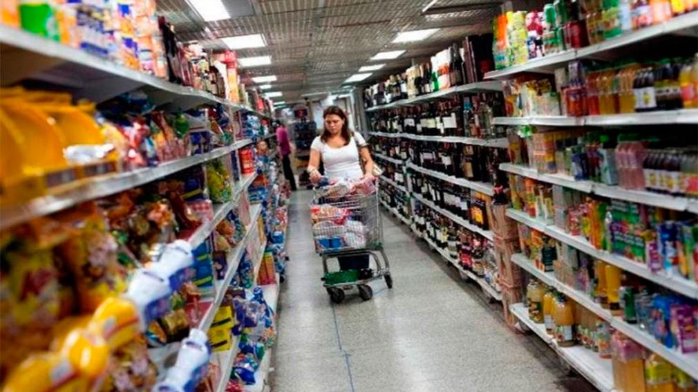 Consumo masivo sigue en caída en un 8% en febrero y la tendencia persiste en marzo