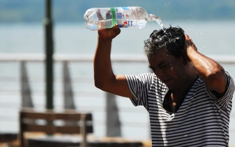 Calor extremo: martes con alerta amarilla en Paraná