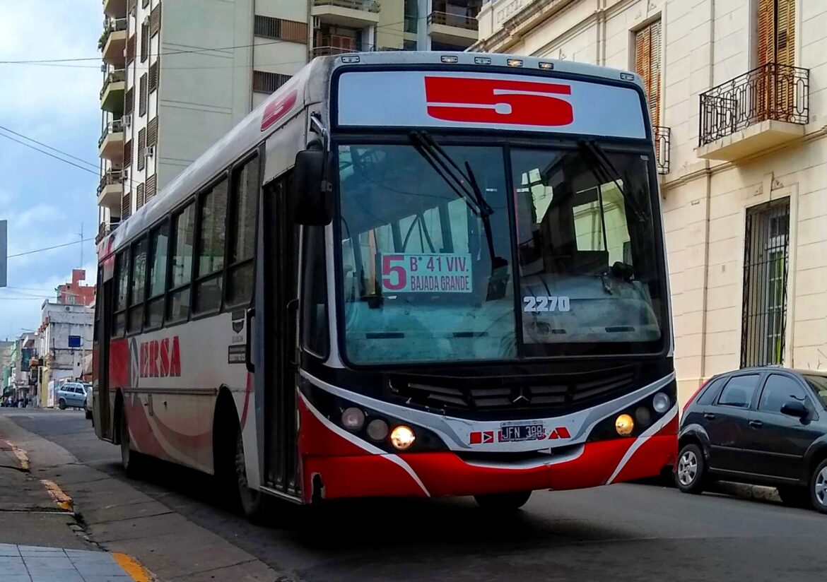 Paraná: Persiste el paro de colectivos