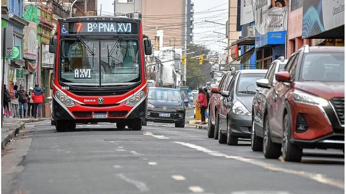 Vuelven los colectivos pero con cortes de servicio