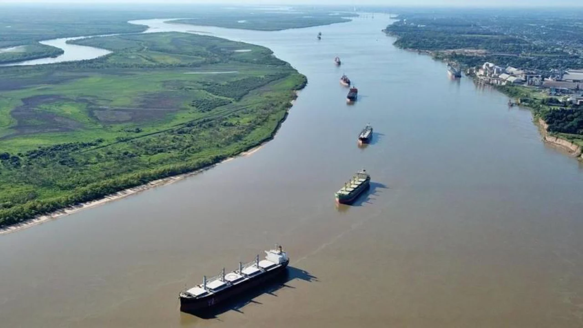 Nación disolvió la Administración General de Puertos que controlaba la hidrovía del Paraná