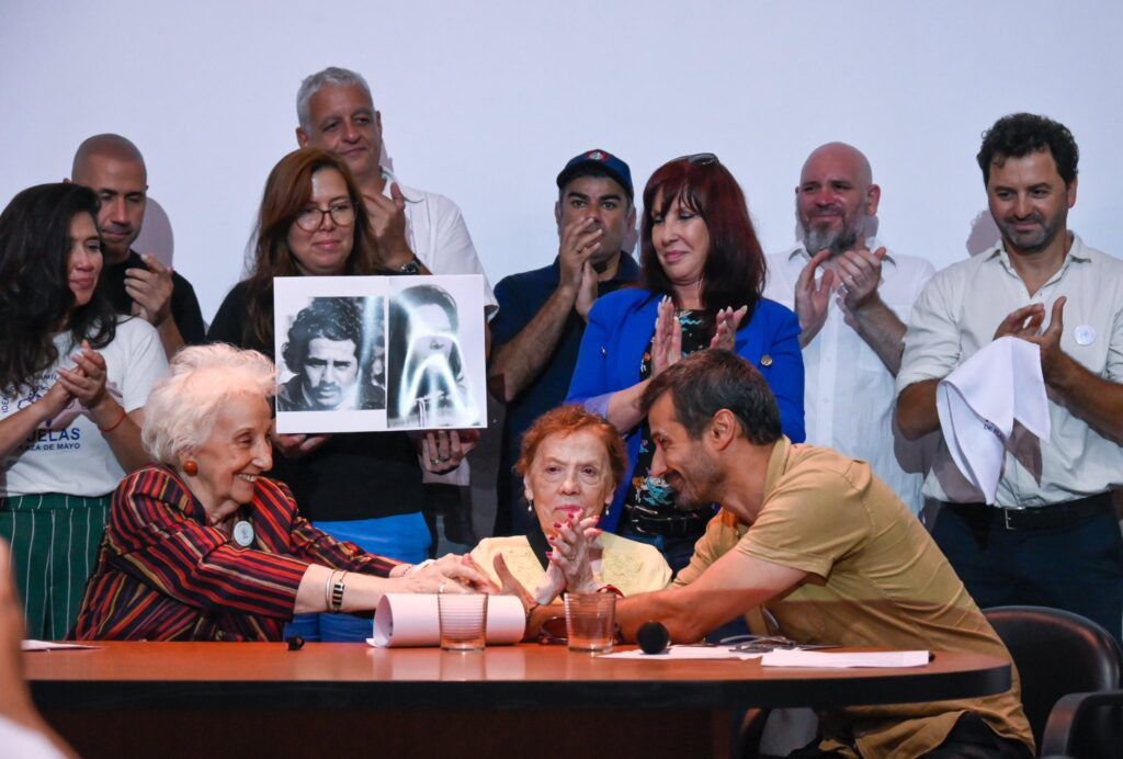 Abuelas de Plaza de Mayo anuncian la restitución de la nieta 139