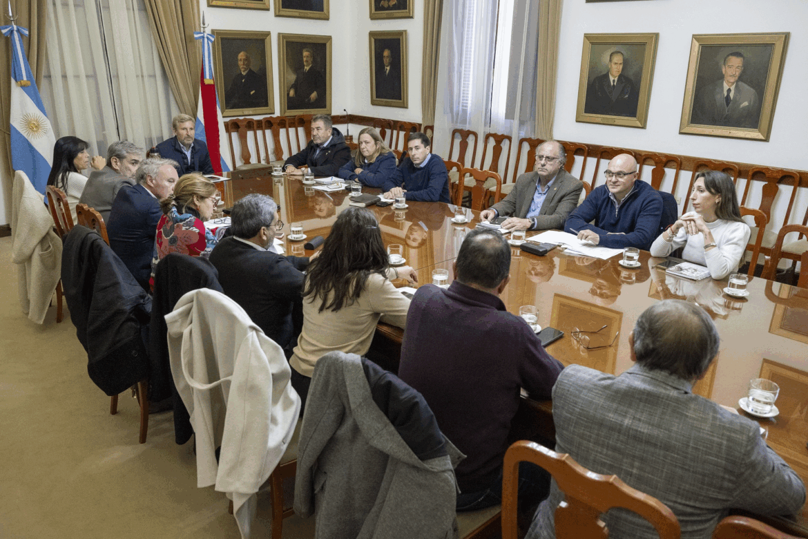 Frigerio encabezó una nueva reunión de gabinete