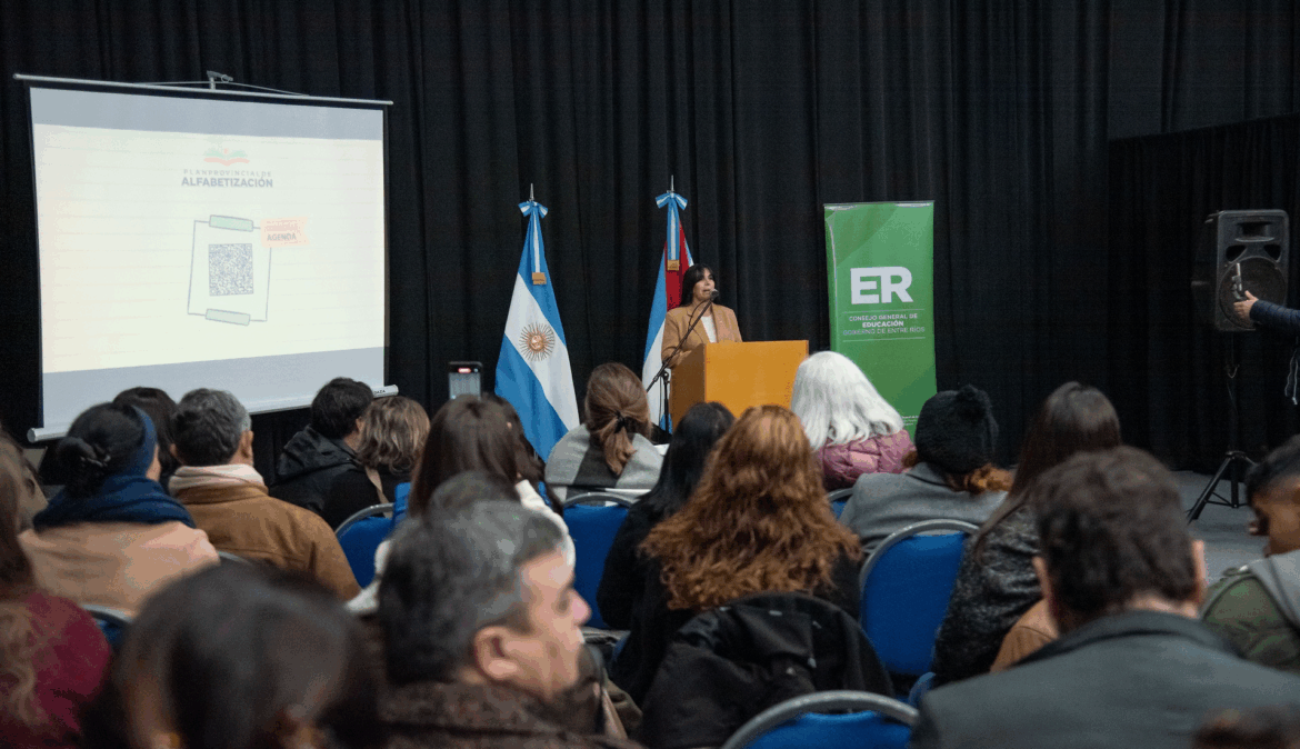 Representantes latinos elogian el plan de alfabetización en Entre Ríos