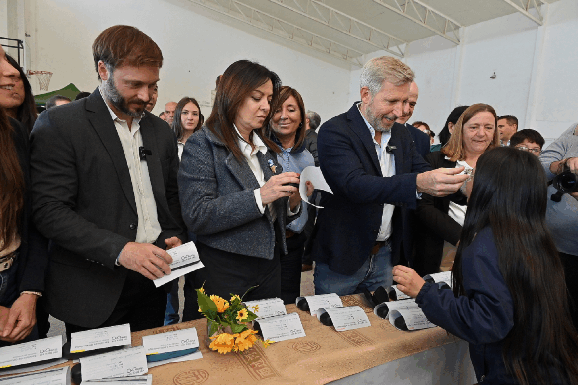 Pettovello en Concordia: recorrida en silencio y sin prensa