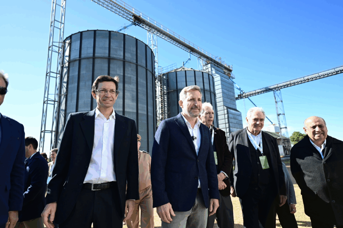 Rogelio Frigerio inauguró planta de acopio, muelle y oficina en Santa Elena