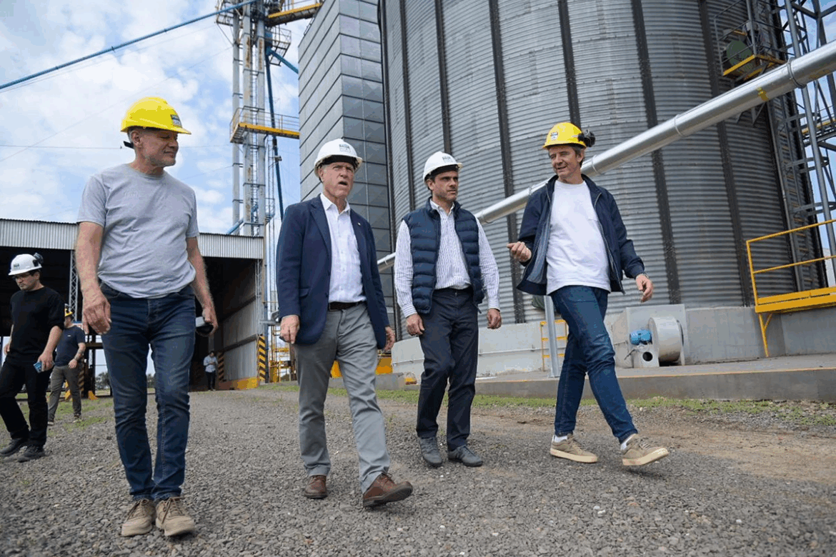 Michel y Bahl recorrieron terminal portuaria de Dreyfus en Santa Elena