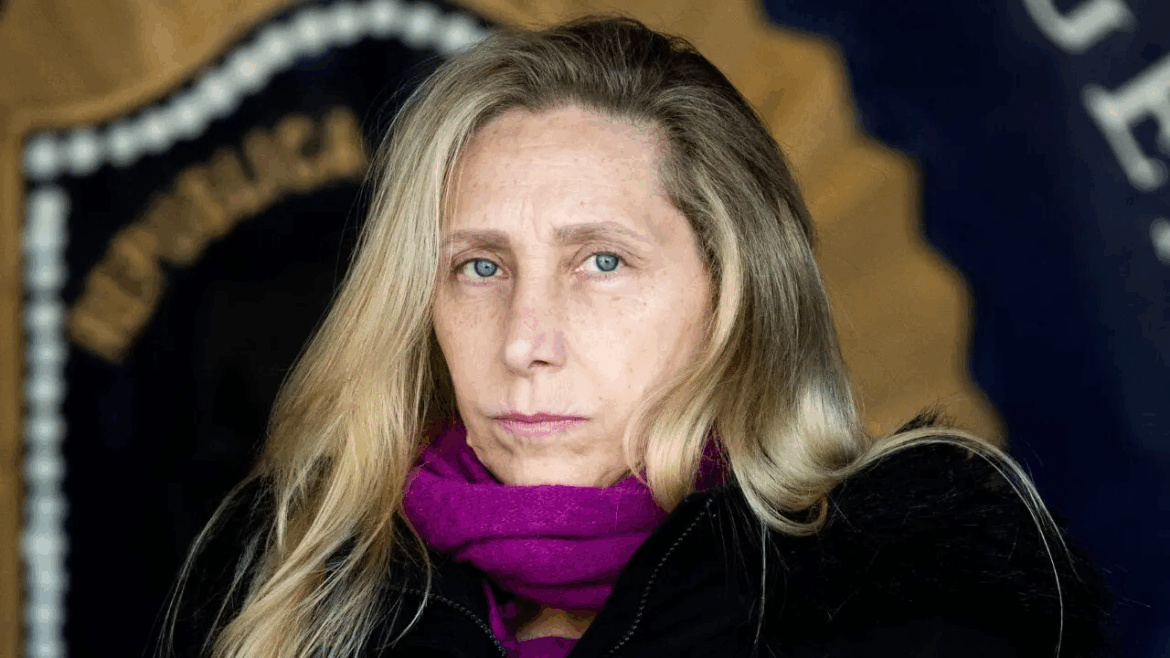 Censura: Juez prohíbe la difusión de los audios de Karina