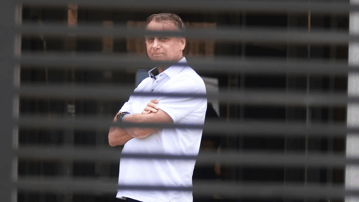 Condenan a Bolsonaro a 27 años y tres meses de cárcel por golpismo