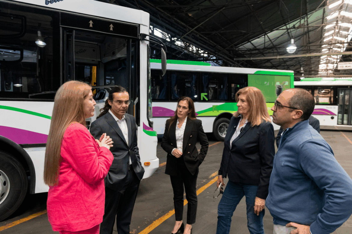 Rosario Romero supervisó el avance de las nuevas unidades del transporte urbano