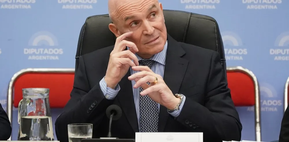 Espert renunció a su candidatura y ratificó apoyo a Milei