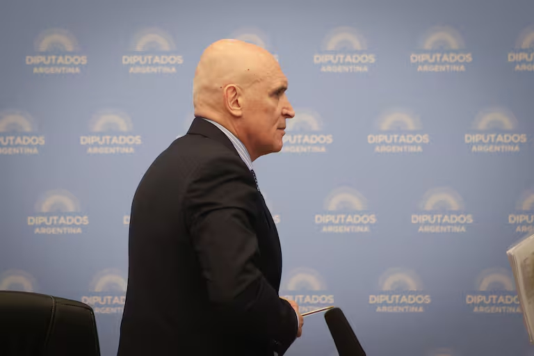 Espert se ausentó del Congreso y pidió licencia hasta el final de su mandato