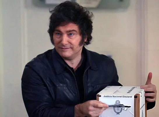Javier Milei emitió su voto en las elecciones legislativas de 2025