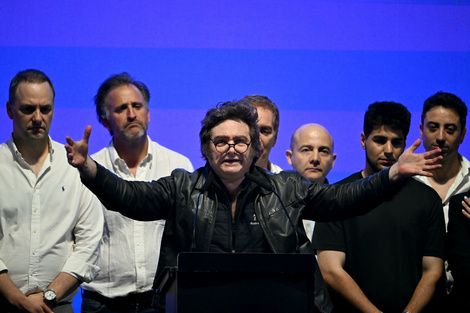 Milei cerró su campaña en Rosario y afirmó: “A partir del domingo cambia en serio la Argentina”