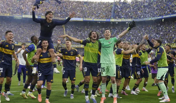 Boca Juniors se impuso 2-0 ante River Plate y aseguró su lugar en la Copa Libertadores