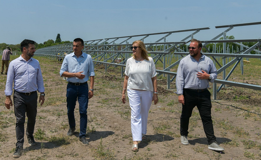 Avanza la instalación de las estructuras fotovoltaicas en el Parque Industrial