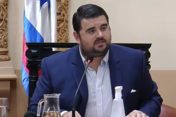 Intendente de Paysandú responde a protestas argentinas: “No hay intención de mover la planta de HIF Global”