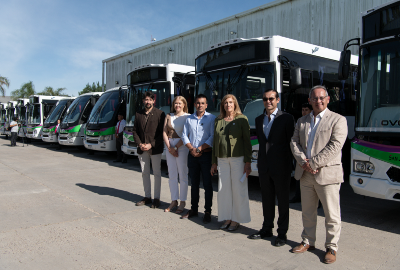 La Municipalidad presentó la flota 0 km del Nuevo Sistema de Transporte Urbano de Pasajeros