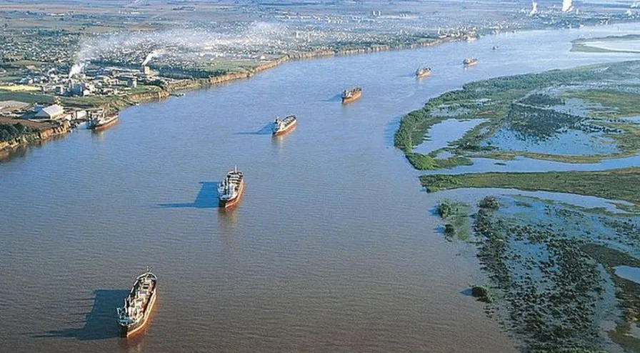 Oficializan el llamado a licitación para modernizar y concesionar la Hidrovía Paraná-Paraguay