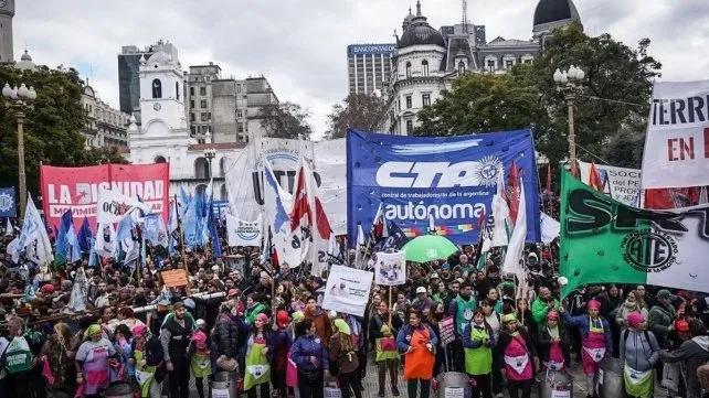 La reforma laboral impulsa cambios sobre colegios profesionales y regímenes estatutarios