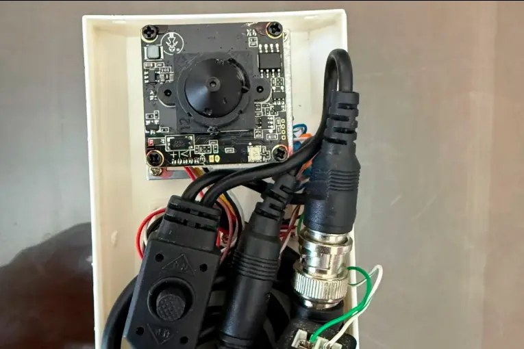 Frigerio denunció el hallazgo de tres artefactos de espionaje en dependencias oficiales