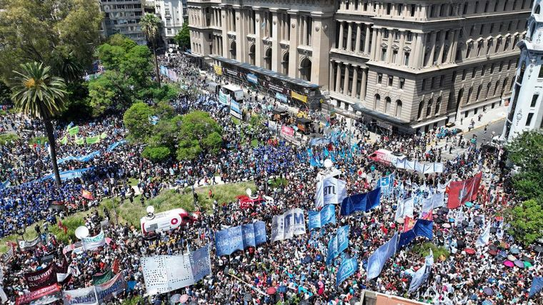 Trabajadores estatales anunciaron paro nacional para el 11 de febrero en rechazo a la reforma laboral