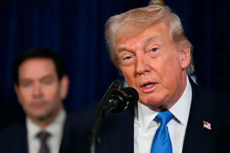 Trump advierte sobre posible nuevo ataque a Venezuela y promete supervisar la transición política