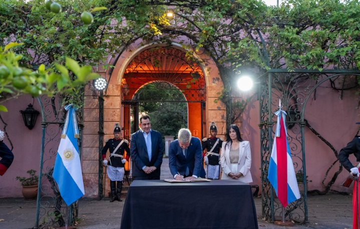El gobernador acordó con Nación la puesta en valor del Palacio San José