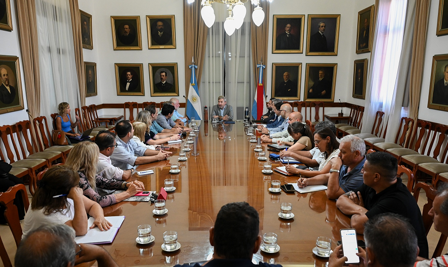 El Gobierno presentó a los gremios docentes y estatales el proyecto de reforma previsional