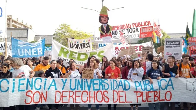 Universidades públicas realizan una semana de paro por reclamos de presupuesto y salarios
