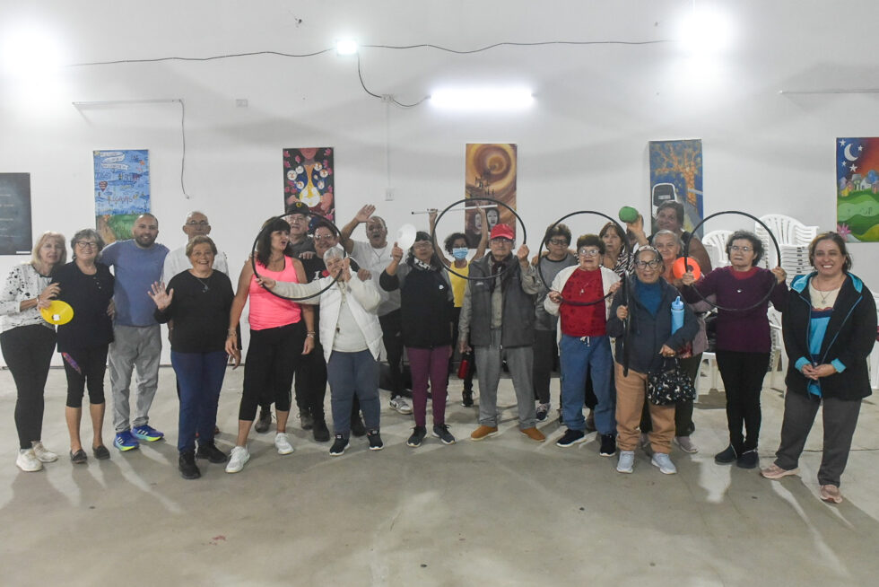 El Municipio de Colonia Avellaneda amplía talleres y espacios de acompañamiento para adultos mayores
