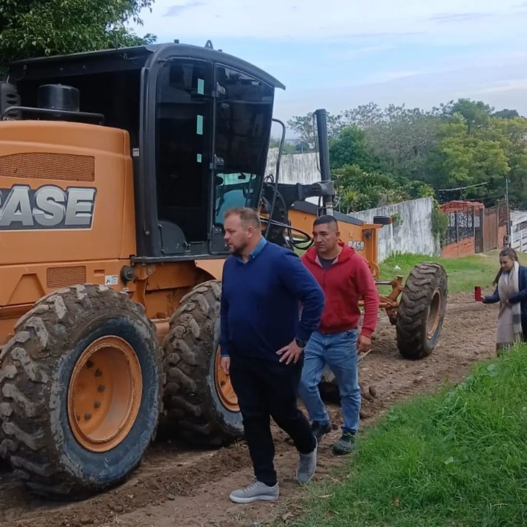 Hirschfeld deja el overol y se prueba el saco