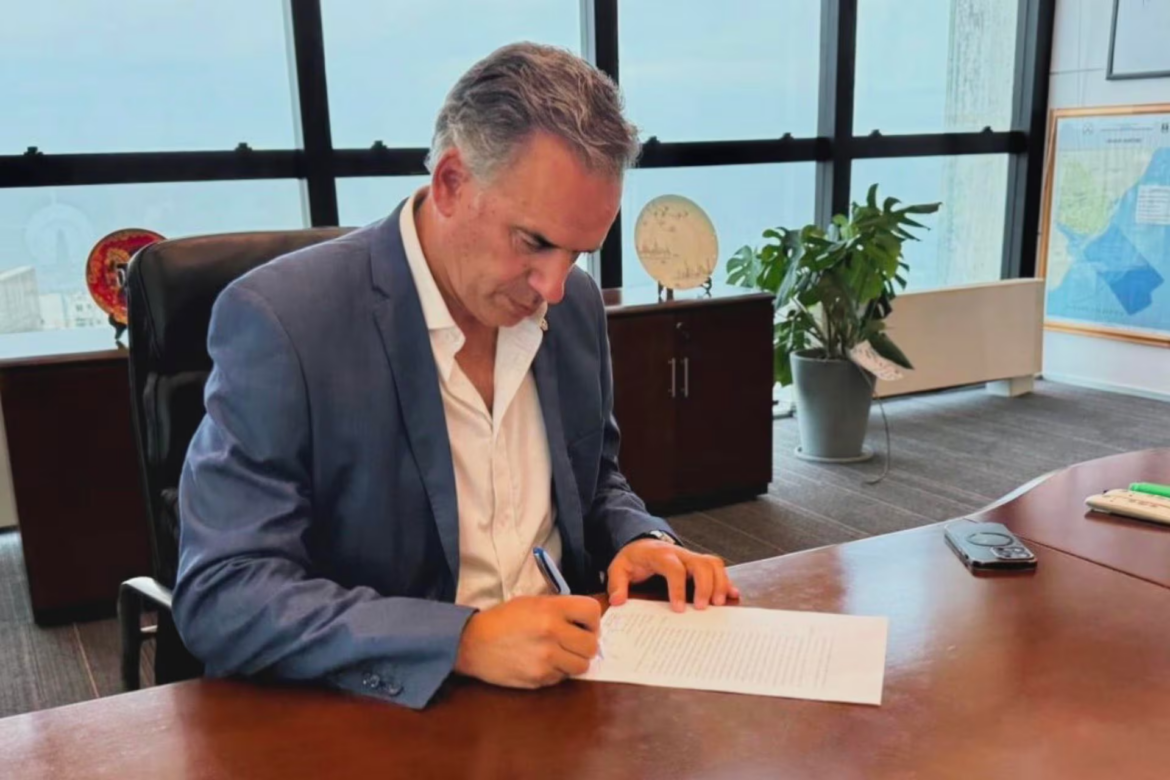 Yamandú Orsi oficializó la ley de eutanasia en Uruguay