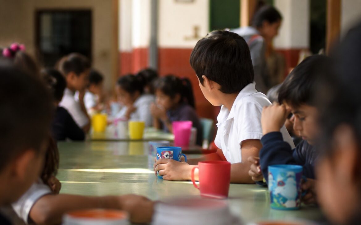 CAUCE presentó una demanda colectiva por el nuevo sistema provincial de desayunos y meriendas escolares